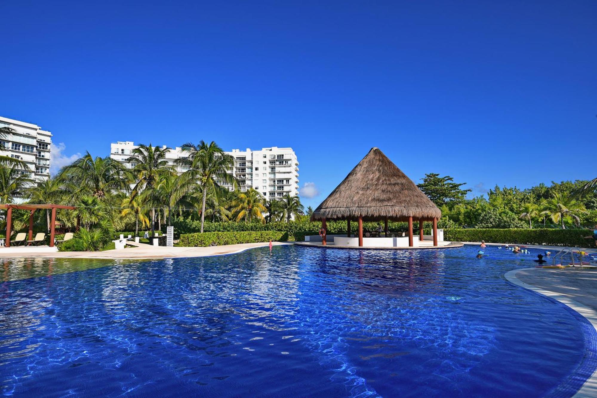 Beachfront Apartment Blue Vista Cancún Exterior foto